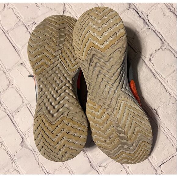 Nike Women's Size 9.5 Odyssey React 2 Sneaker Gray Orange Athletic Running Shoe - Picture 7 of 9